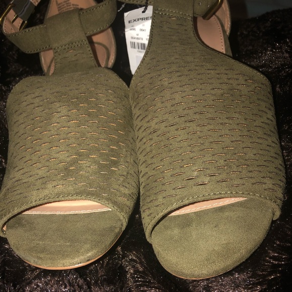 Block Heeled Sandals🎈Host Pick🎈 - Picture 6 of 6